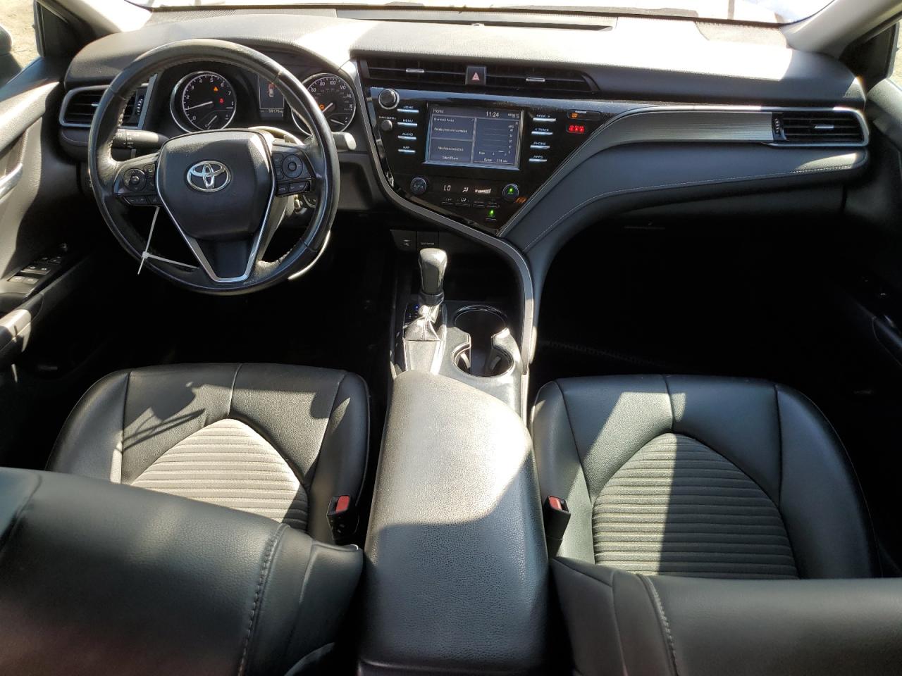 2019 TOYOTA CAMRY L photo 15