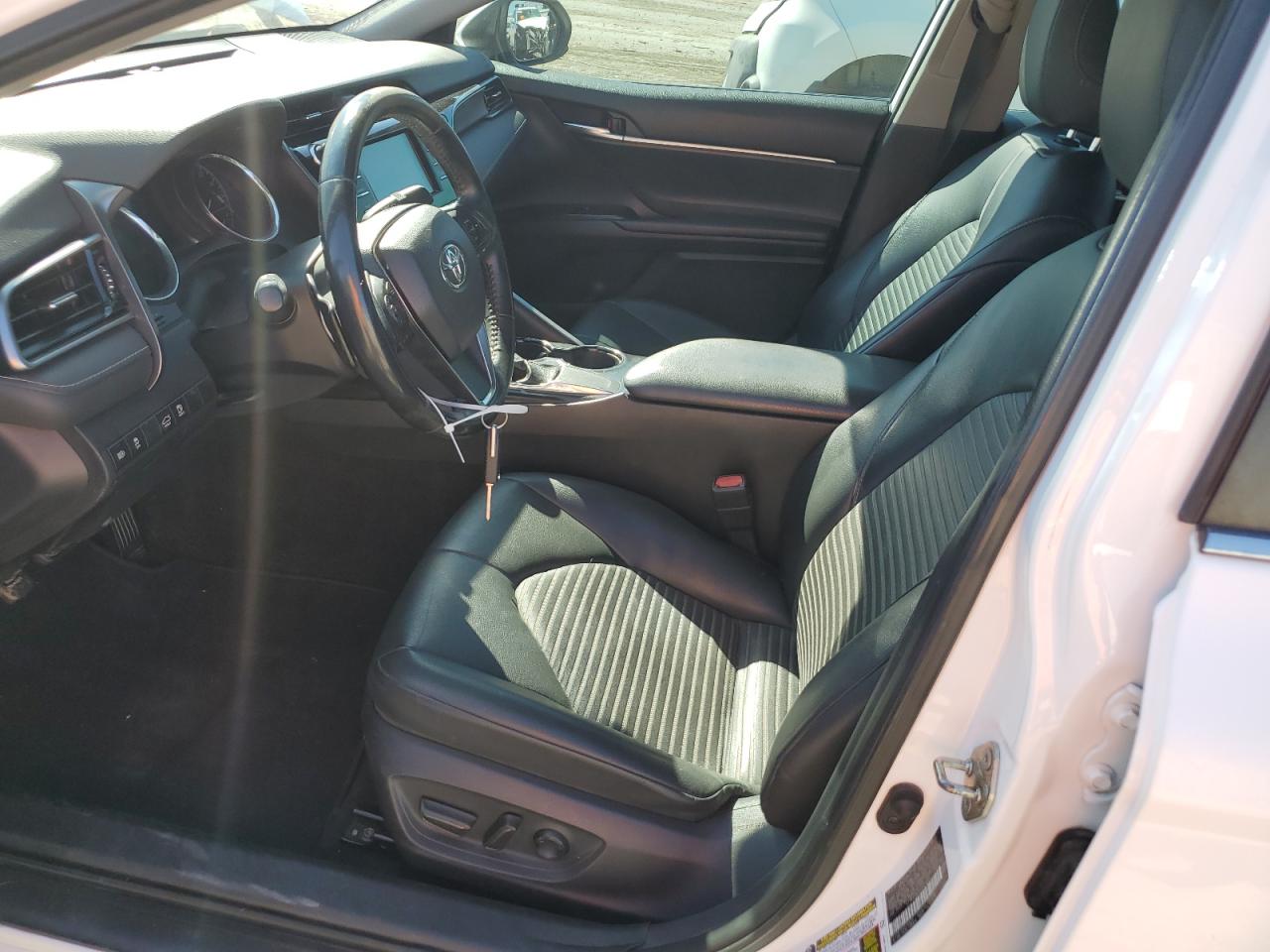 2019 TOYOTA CAMRY L photo 13