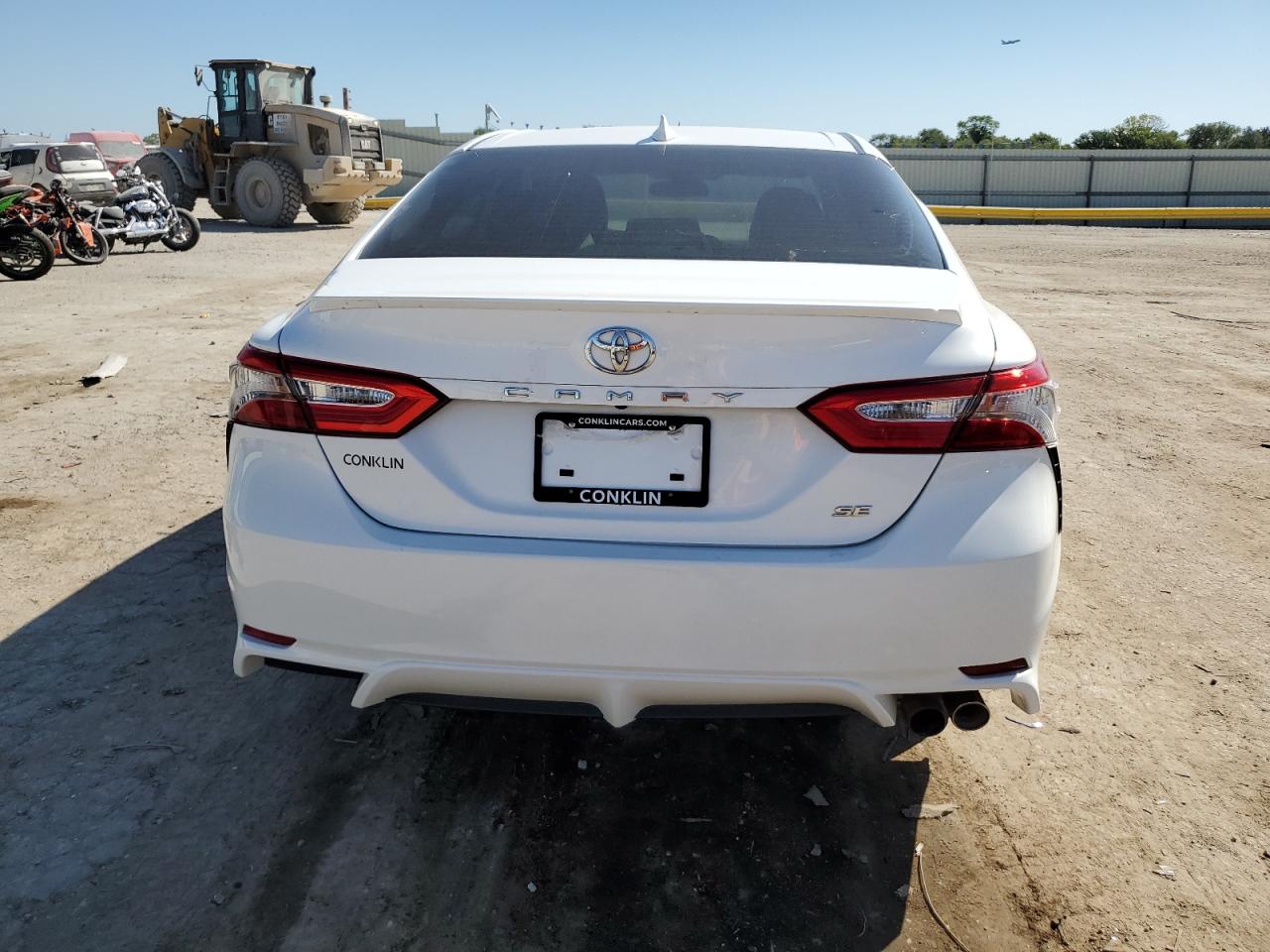 2019 TOYOTA CAMRY L photo 11