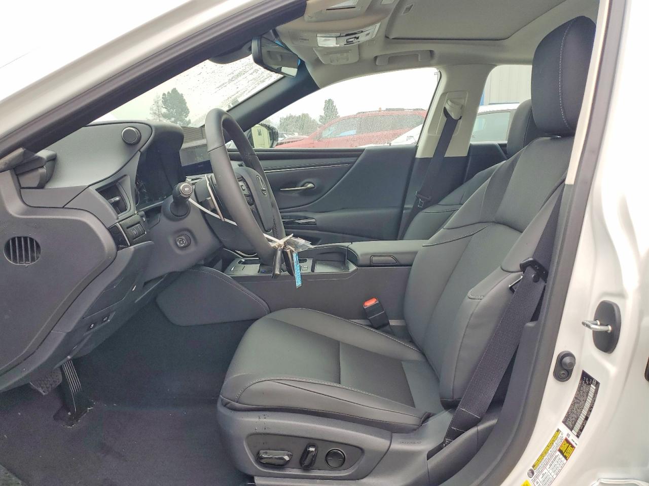 2025 LEXUS ES 300H BASE photo 7