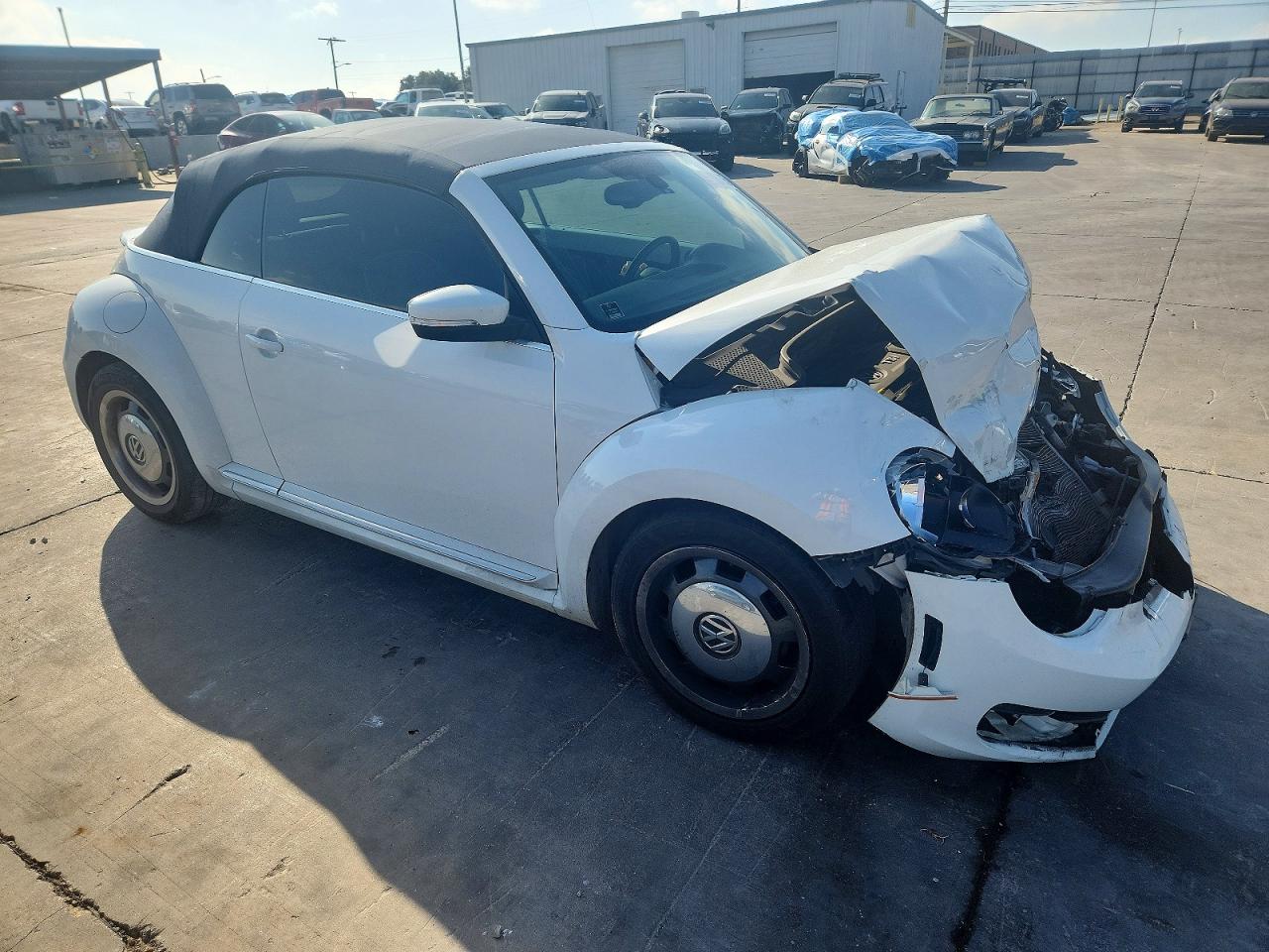 2016 VOLKSWAGEN BEETLE S photo 10