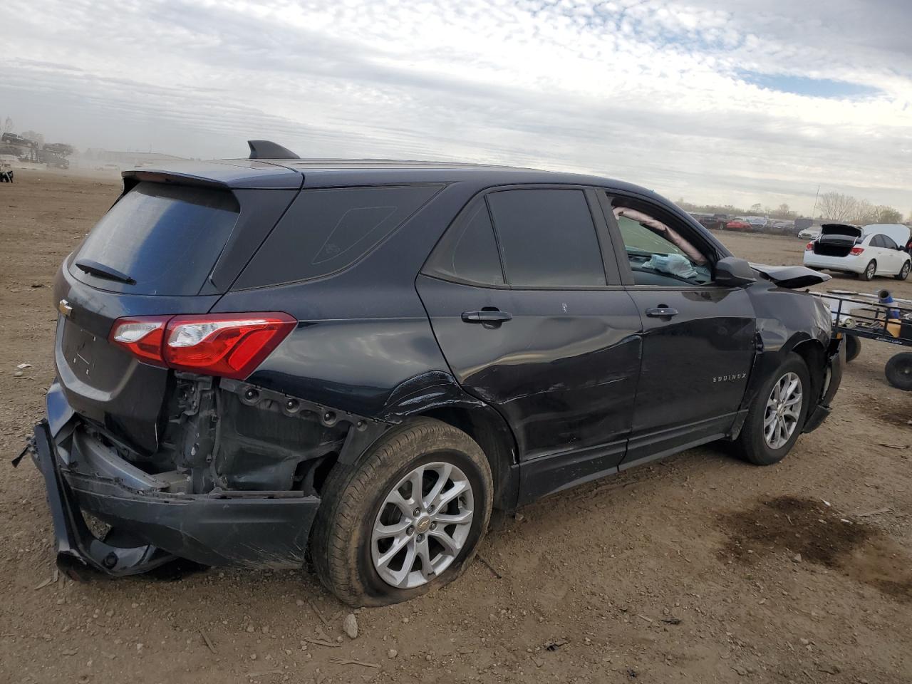 2021 CHEVROLET EQUINOX LS photo 3