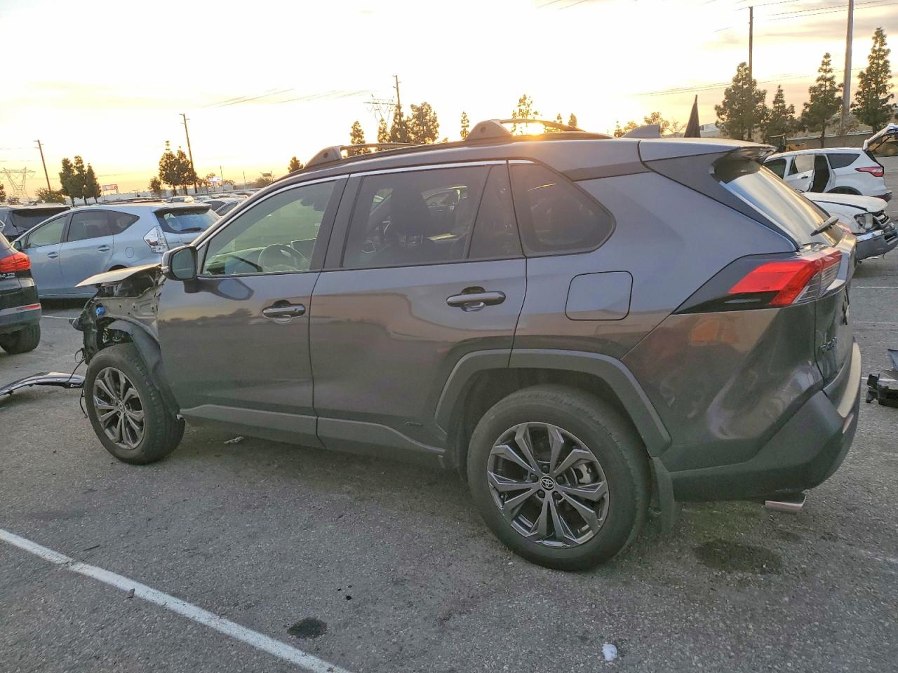 2025 TOYOTA RAV4 XLE PREMIUM photo 2