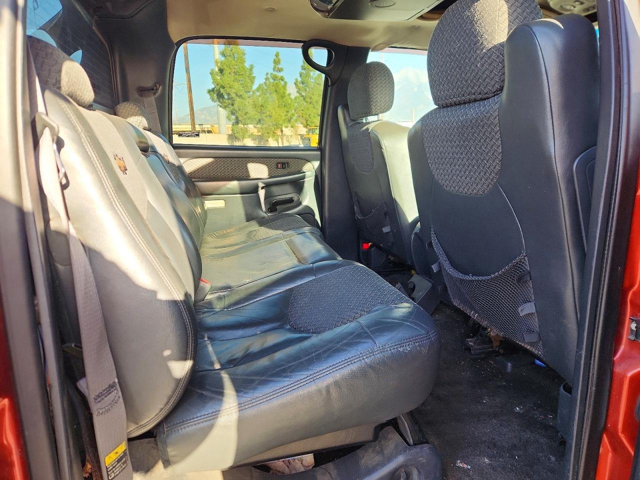 2002 CHEVROLET AVALANCHE K1500 photo 28