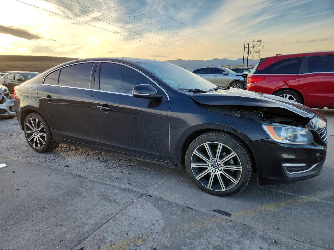 2016 VOLVO S60 PREMIER photo 4