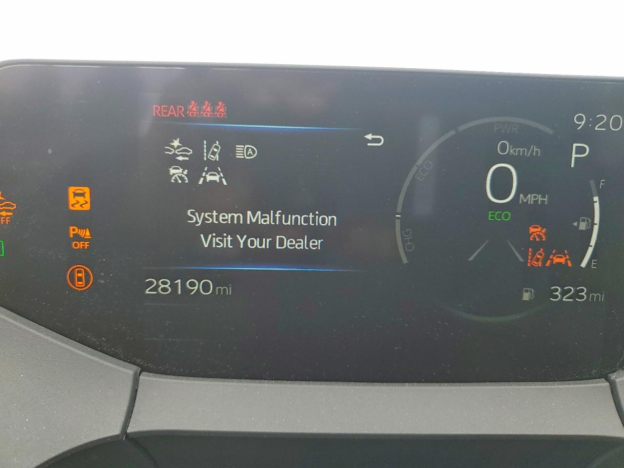 2025 TOYOTA PRIUS LE photo 9