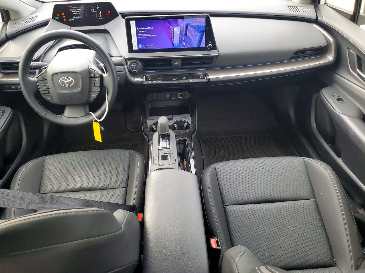 2025 TOYOTA PRIUS LE photo 8