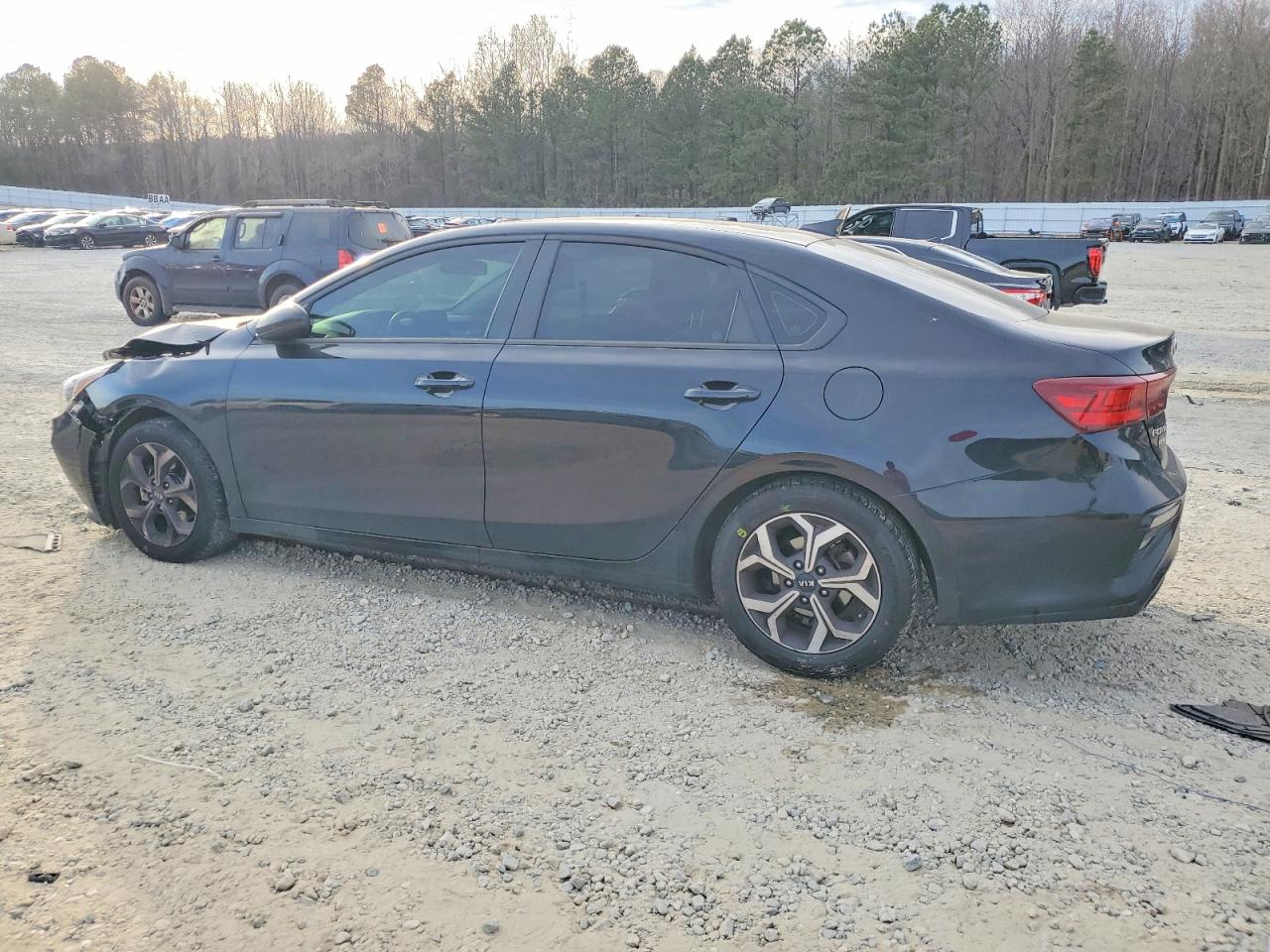 2021 KIA FORTE FE photo 2