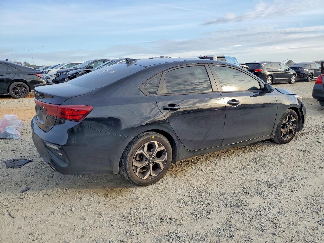 2021 KIA FORTE FE photo 3