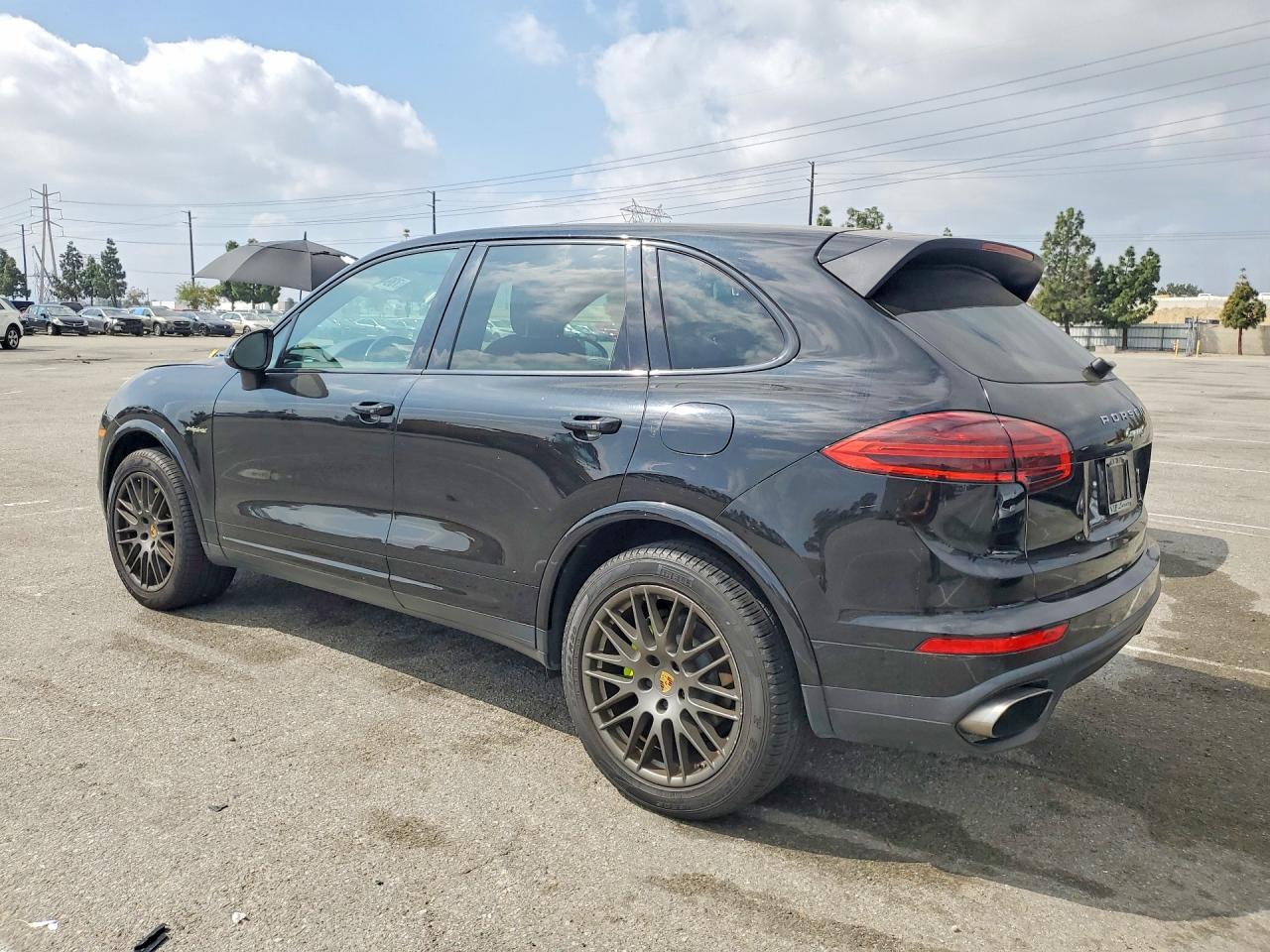 2017 PORSCHE CAYENNE SE HYBRID PLATINUM photo 3