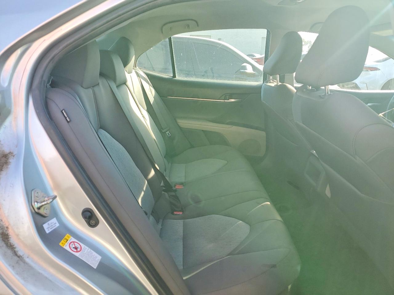 2018 TOYOTA CAMRY LE photo 10