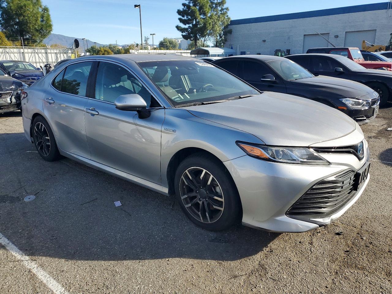 2018 TOYOTA CAMRY LE photo 4