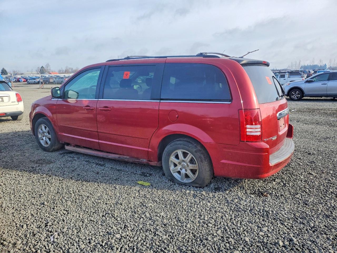 2008 CHRYSLER TOWN & COUNTRY TOURING photo 2