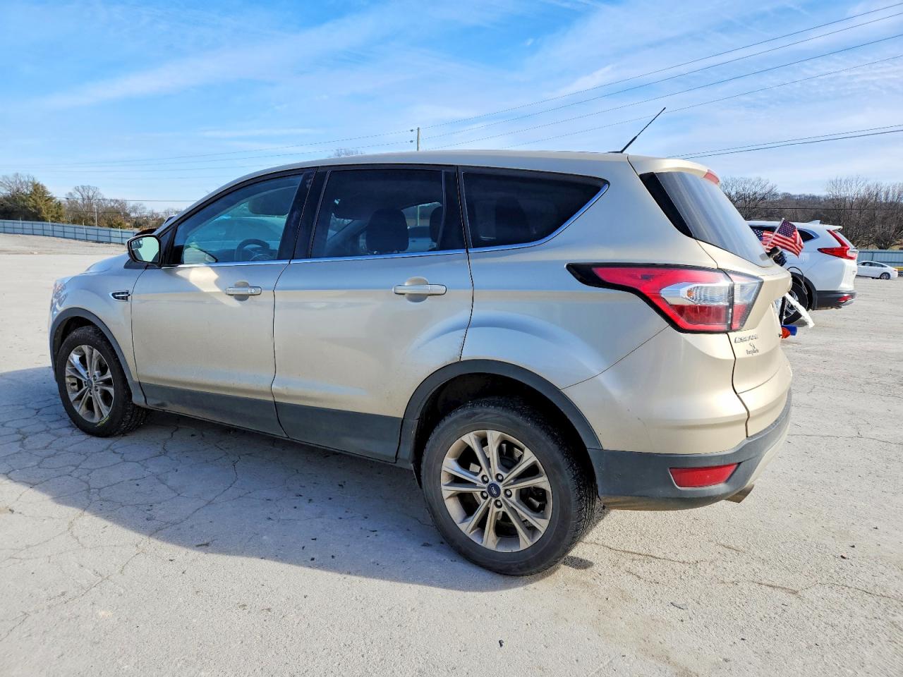 2017 FORD ESCAPE SE photo 4