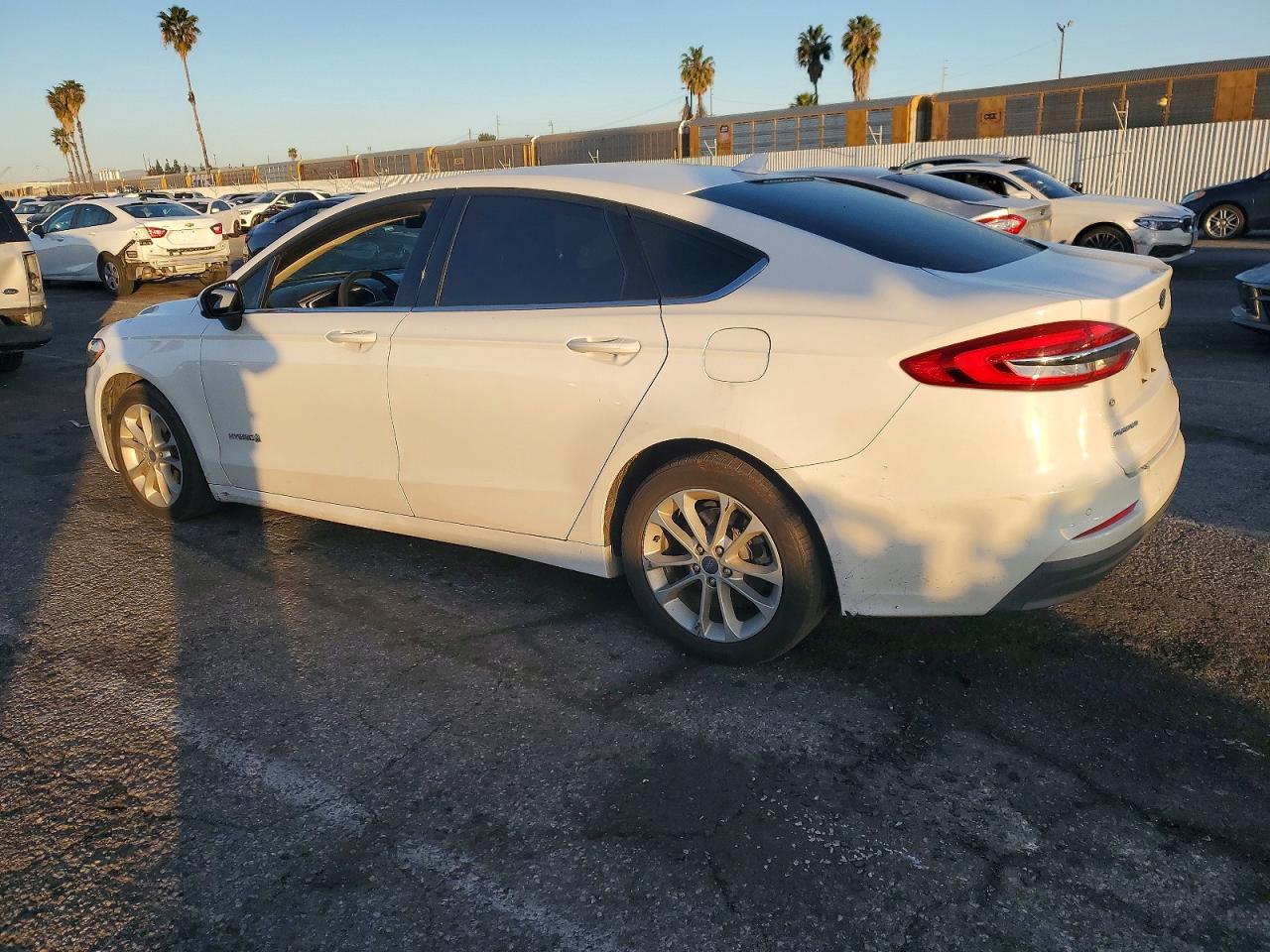 2019 FORD FUSION SE photo 2
