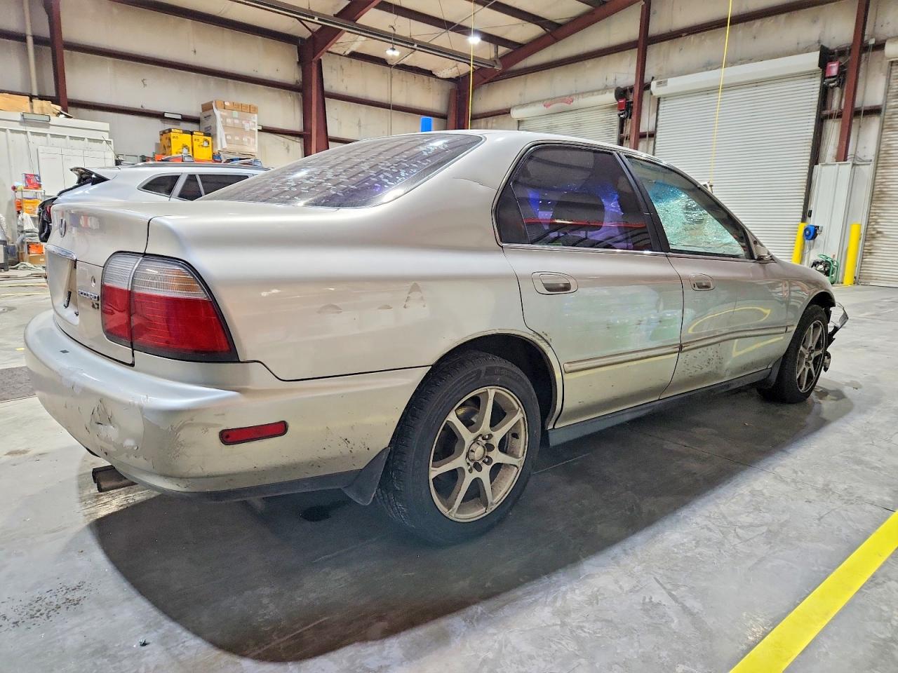 1996 HONDA ACCORD EX photo 3