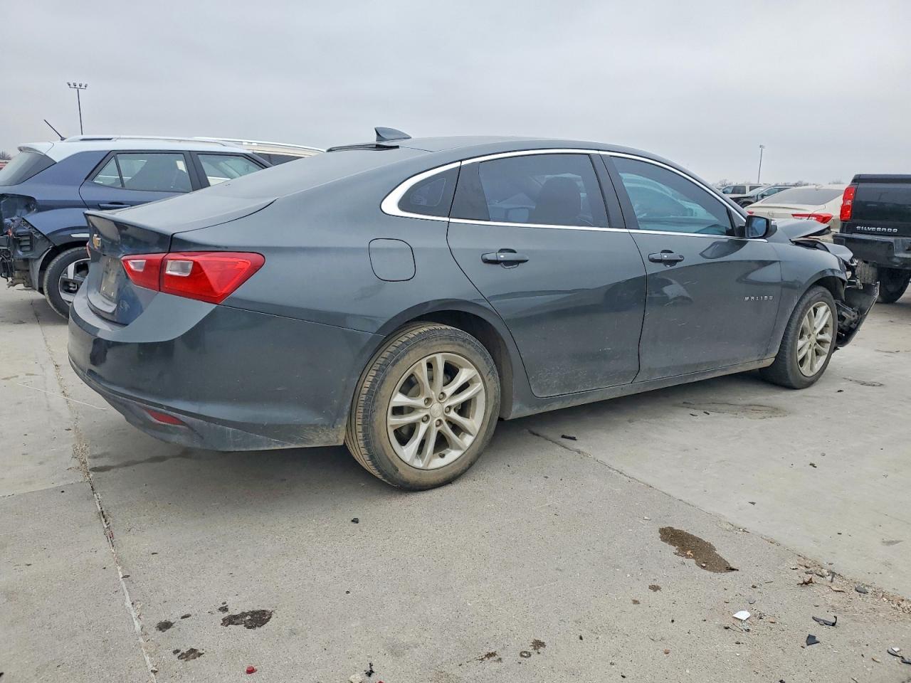2017 CHEVROLET MALIBU LT photo 5