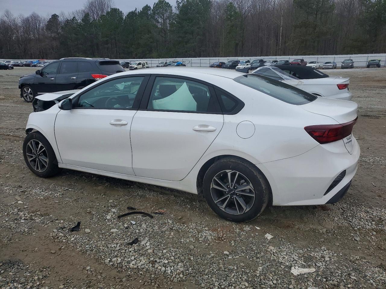 2024 KIA FORTE LX photo 4