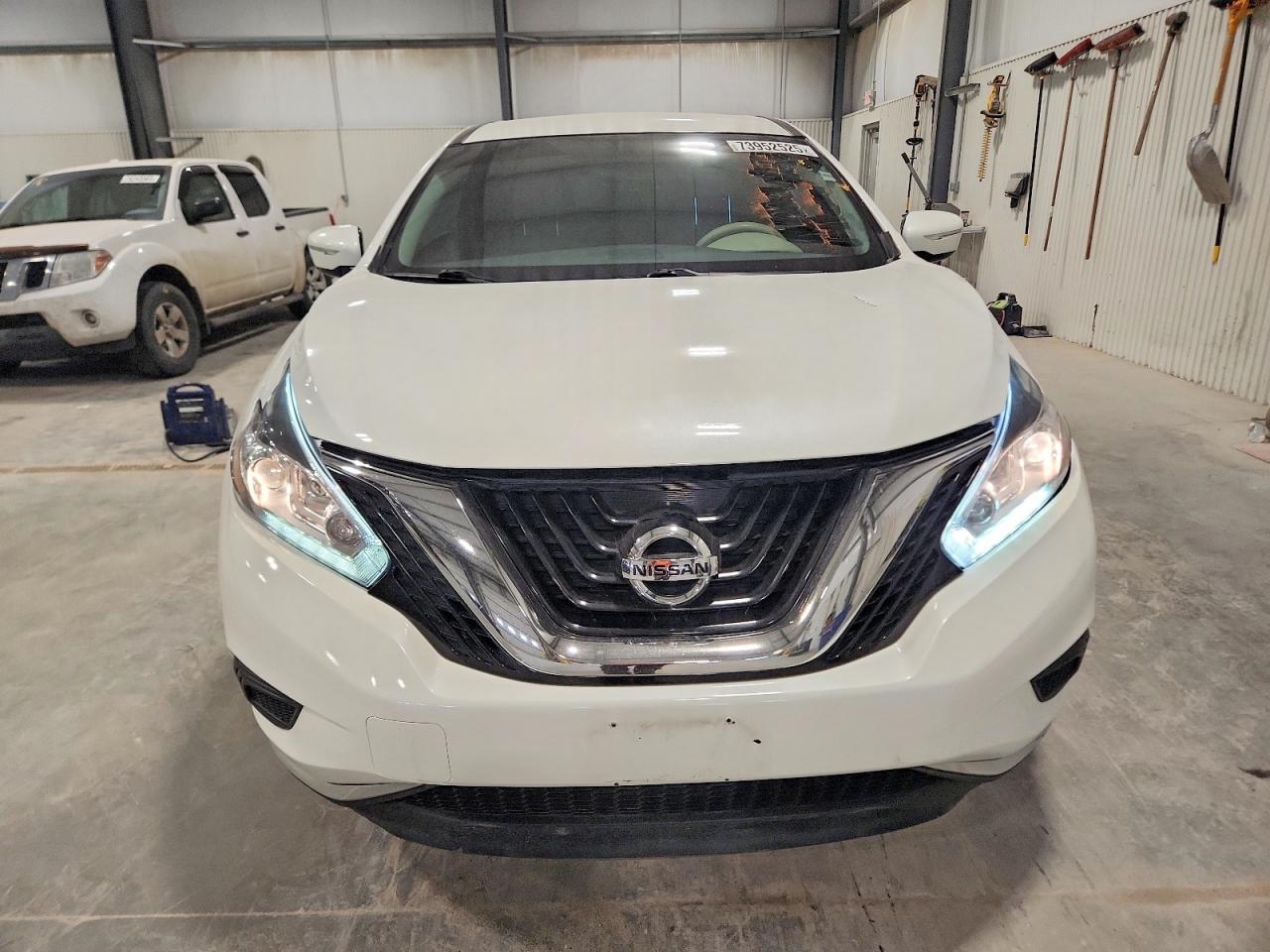 2015 NISSAN MURANO S photo 9