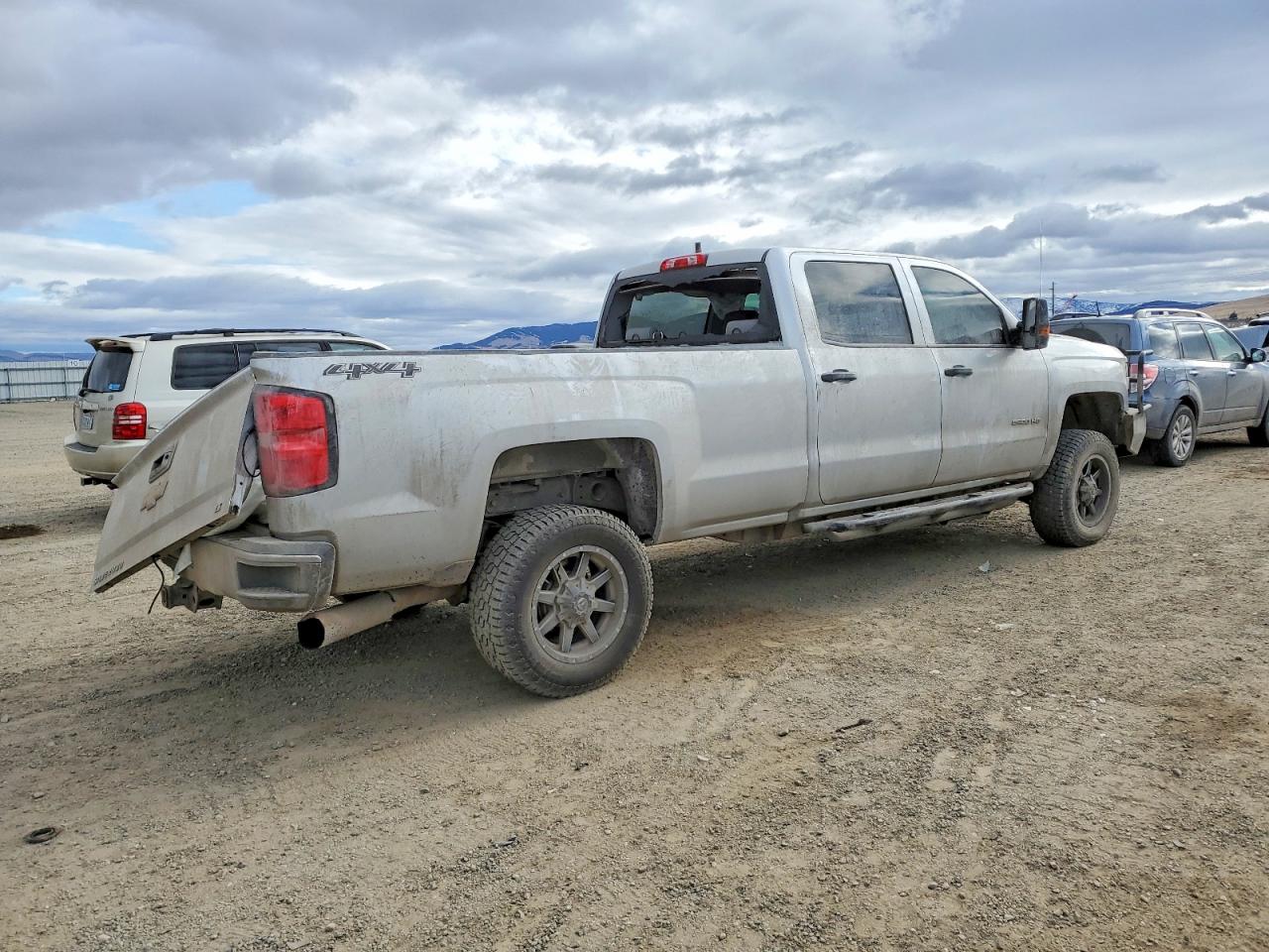2018 CHEVROLET SILVERADO K2500 HEAVY DUTY photo 9