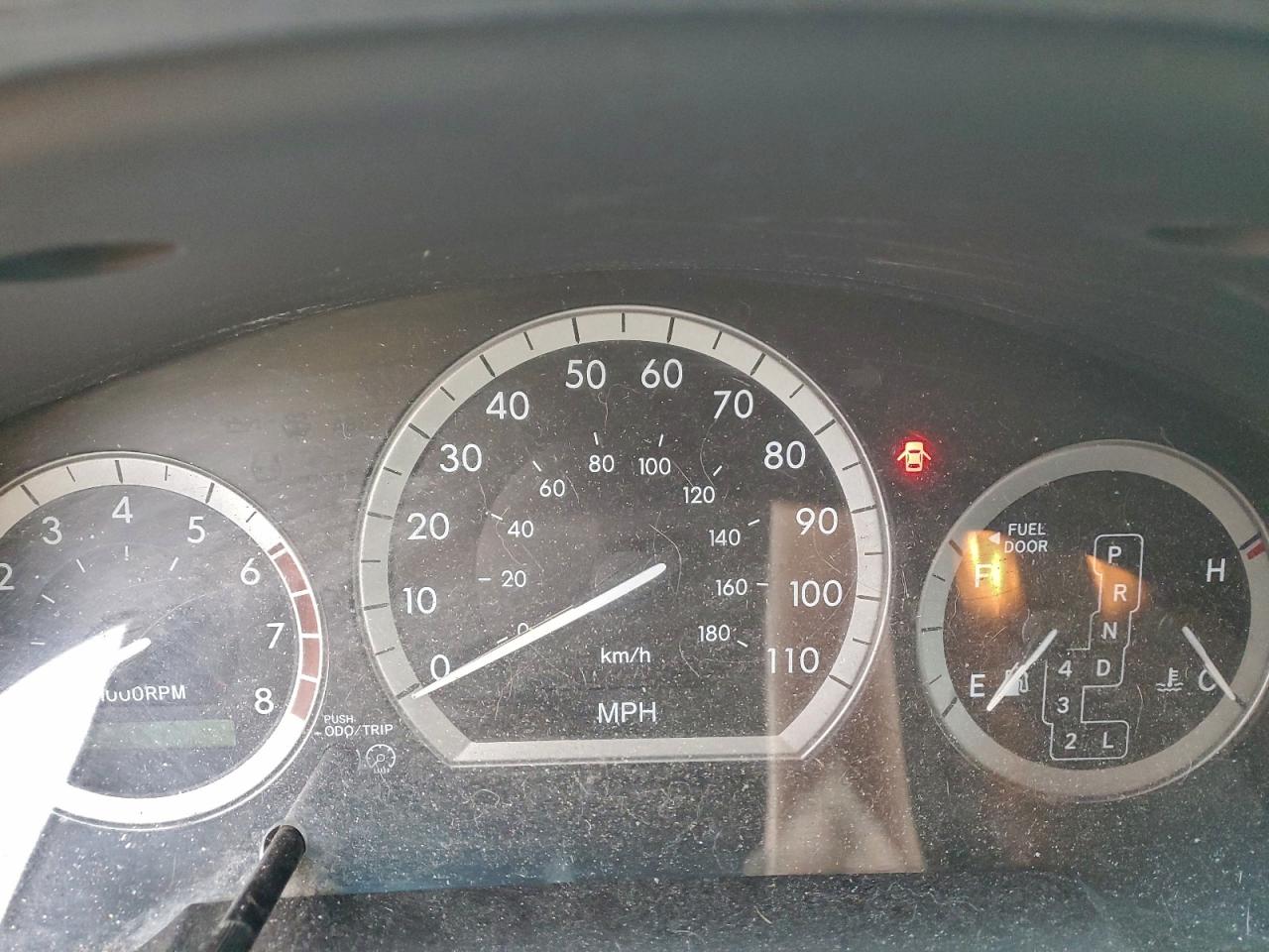 2004 TOYOTA SIENNA photo 9