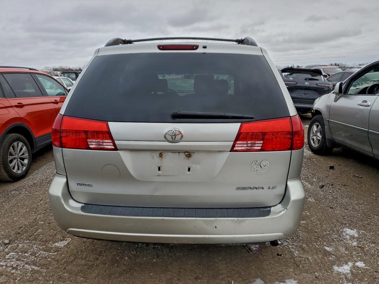 2004 TOYOTA SIENNA photo 6