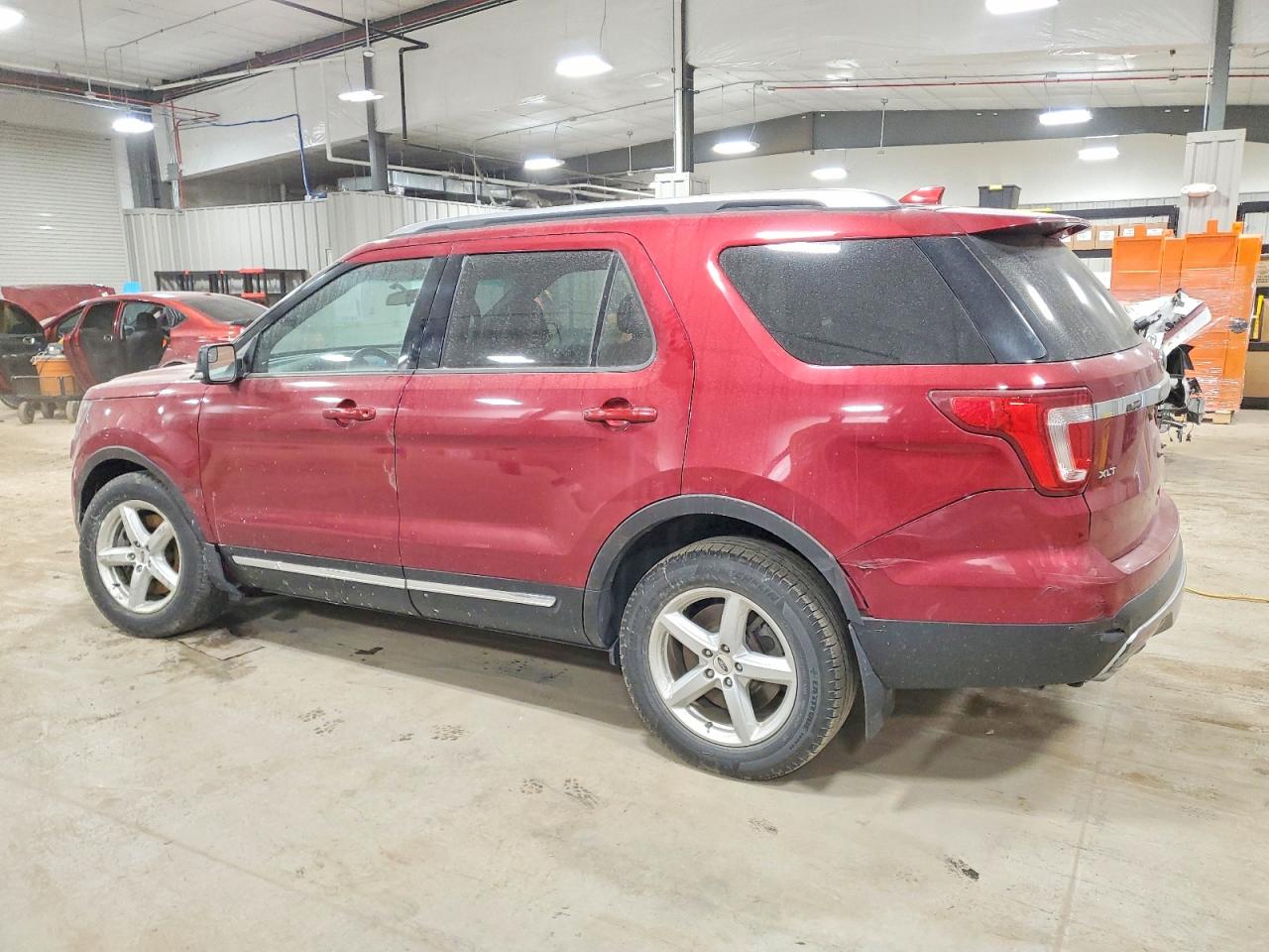 2016 FORD EXPLORER XLT photo 2