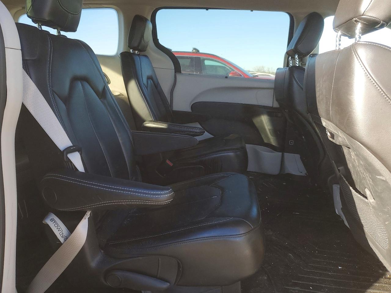 2023 CHRYSLER PACIFICA TOURING L photo 11