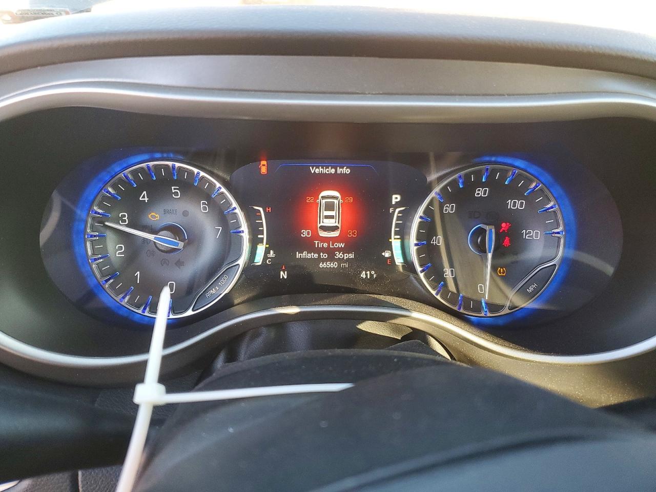 2023 CHRYSLER PACIFICA TOURING L photo 9