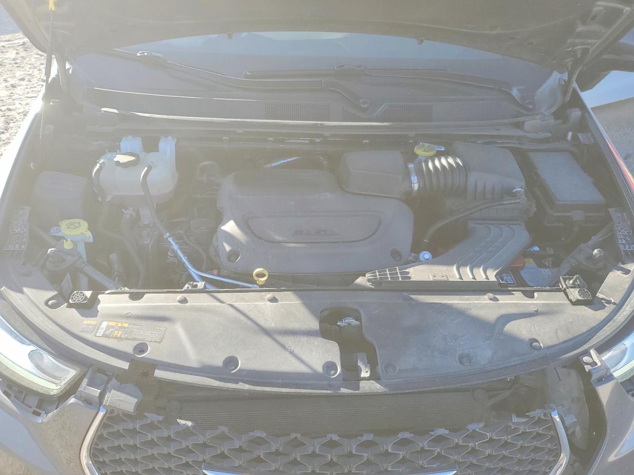 2023 CHRYSLER PACIFICA TOURING L photo 12