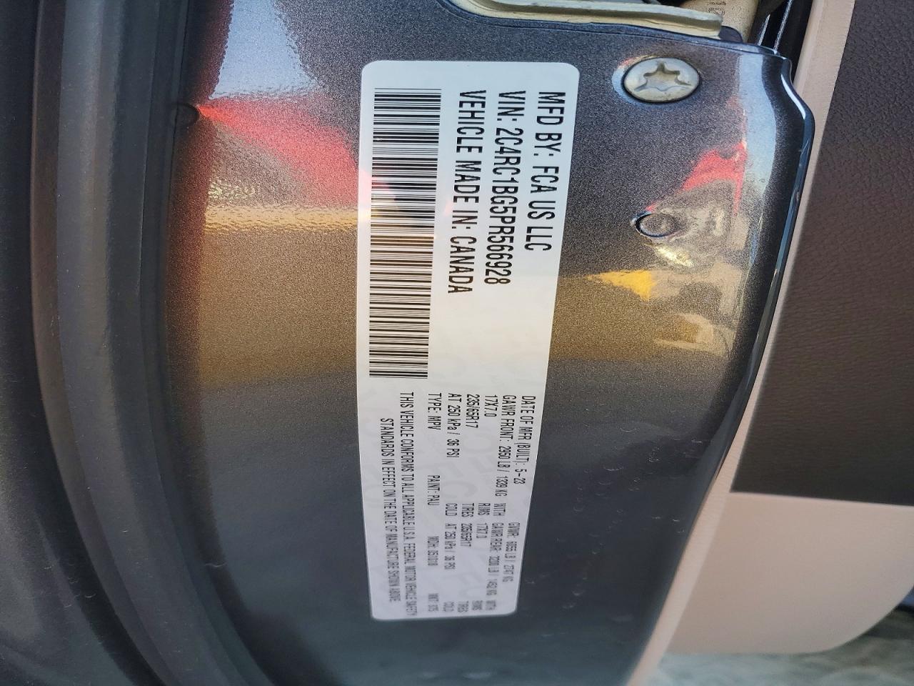 2023 CHRYSLER PACIFICA TOURING L photo 13