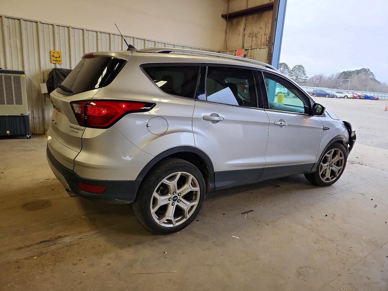 2019 FORD ESCAPE TITANIUM photo 3
