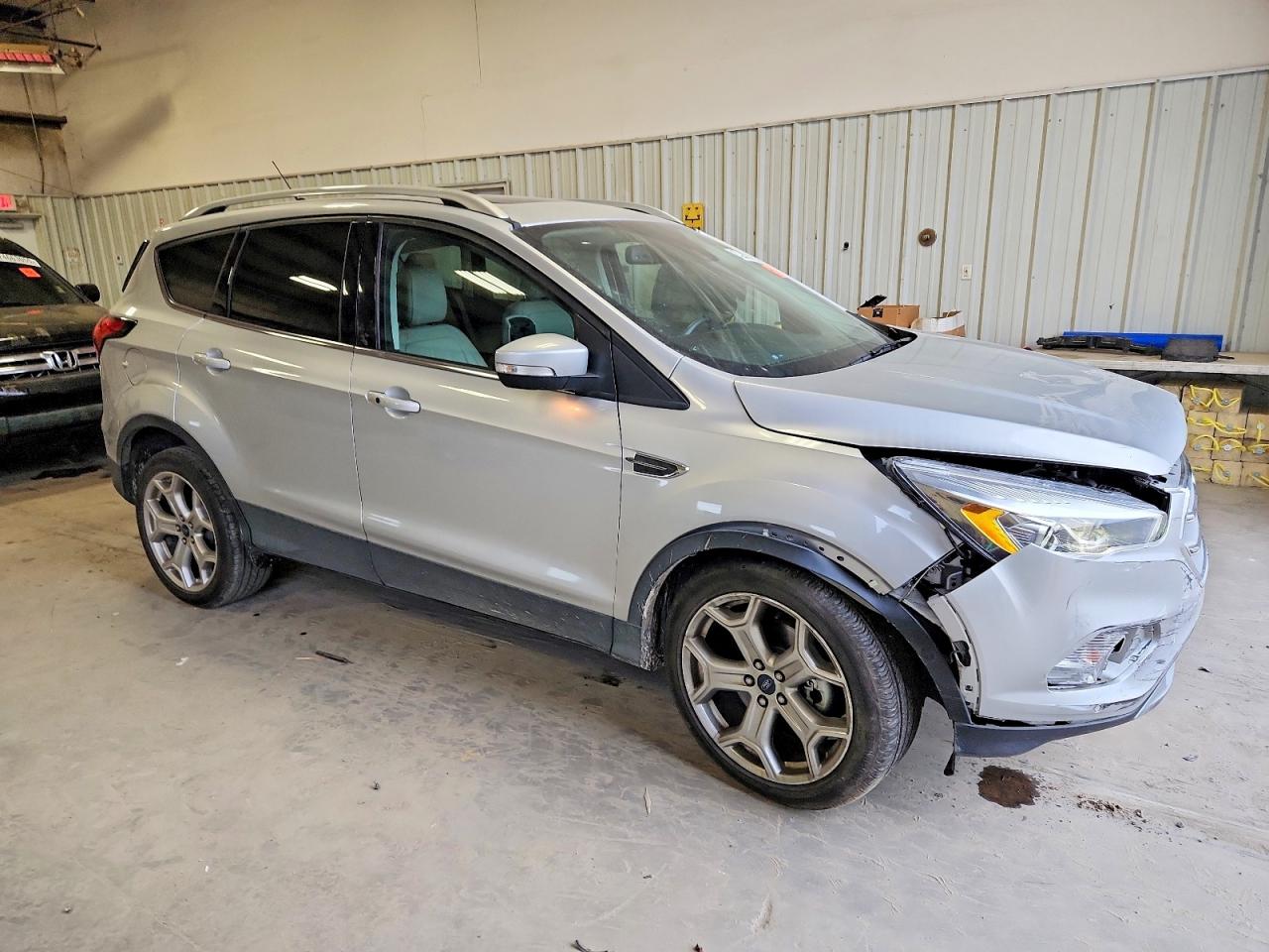2019 FORD ESCAPE TITANIUM photo 4