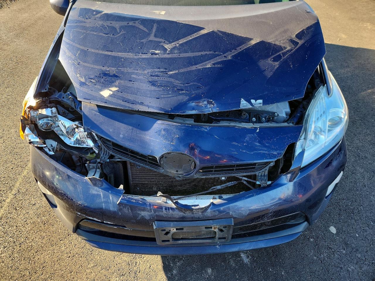 2012 TOYOTA PRIUS photo 11