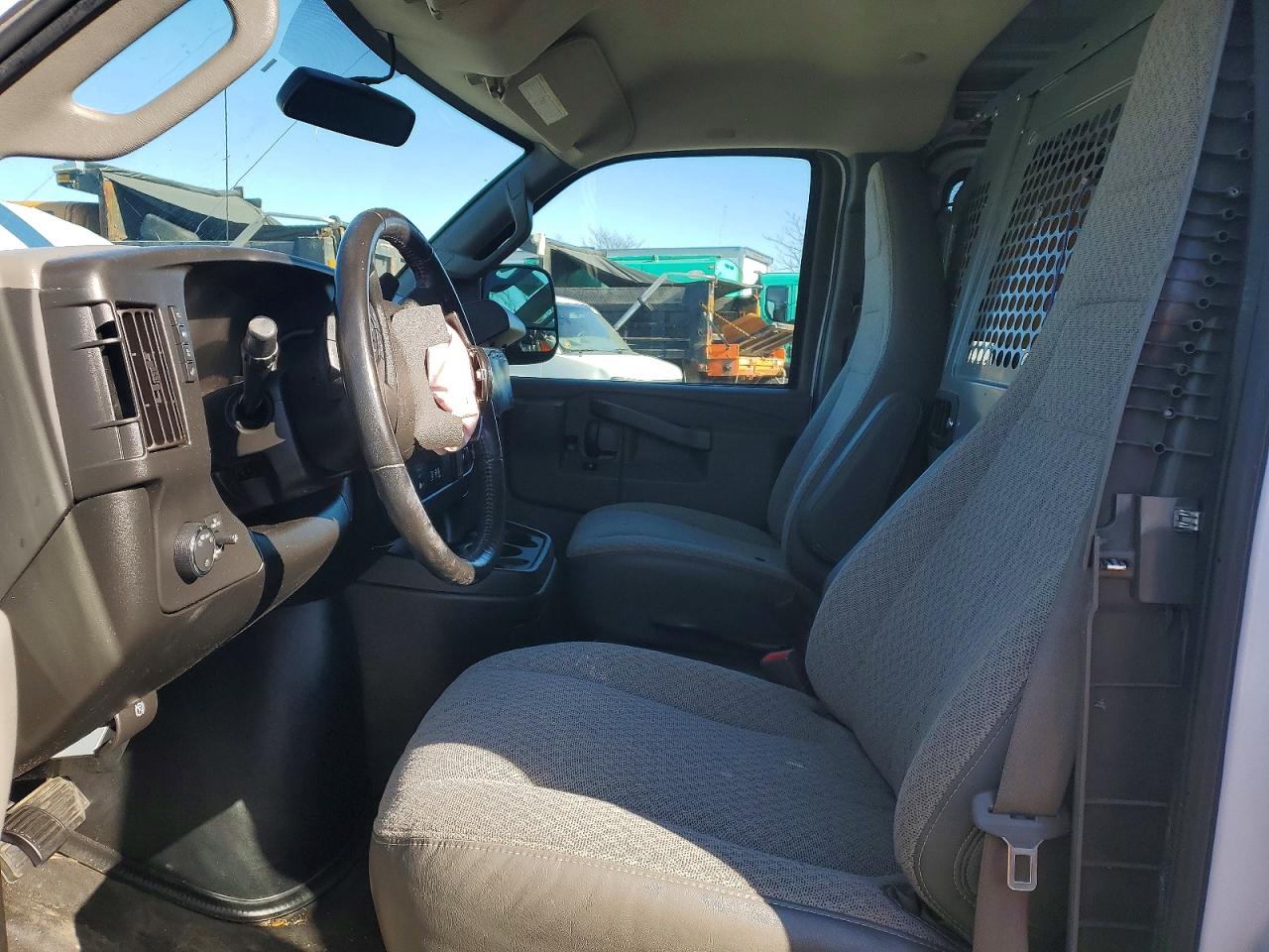 2020 GMC SAVANA G2500 photo 19