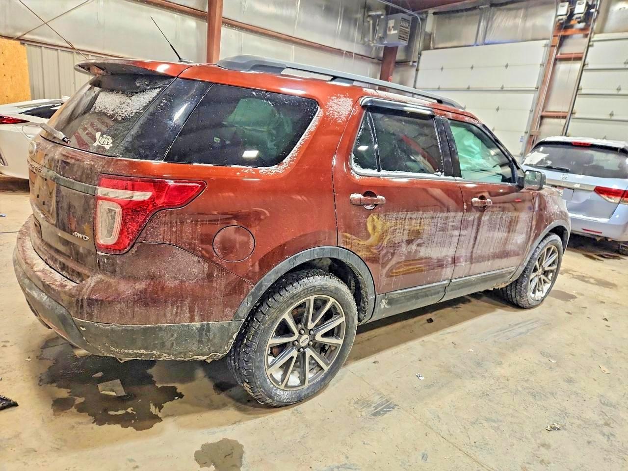 2015 FORD EXPLORER XLT photo 5