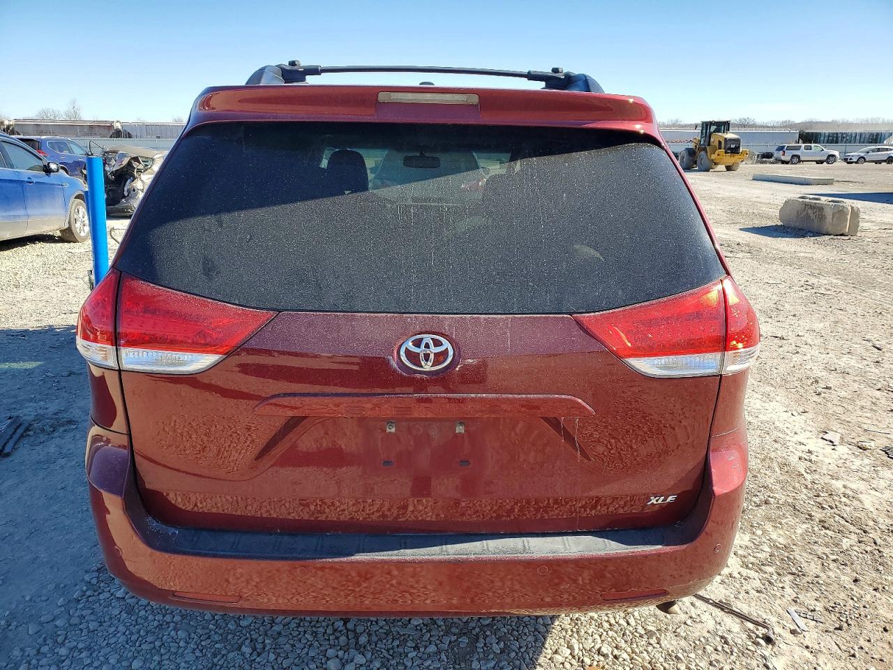 2013 TOYOTA SIENNA BASE 7-PASSENGER photo 6