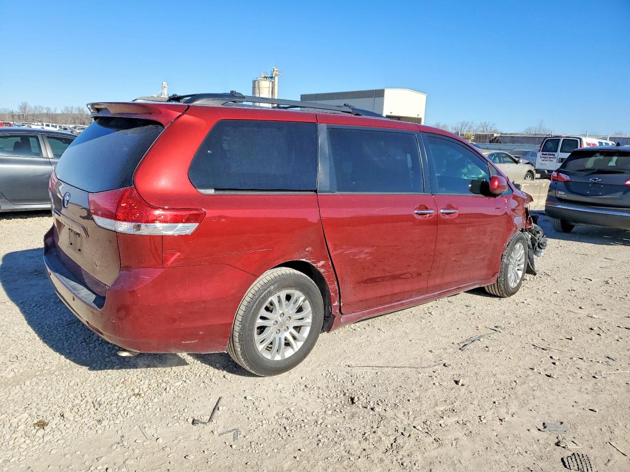 2013 TOYOTA SIENNA BASE 7-PASSENGER photo 3