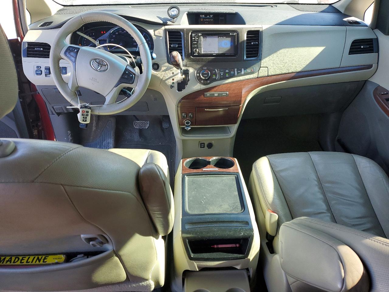 2013 TOYOTA SIENNA BASE 7-PASSENGER photo 8