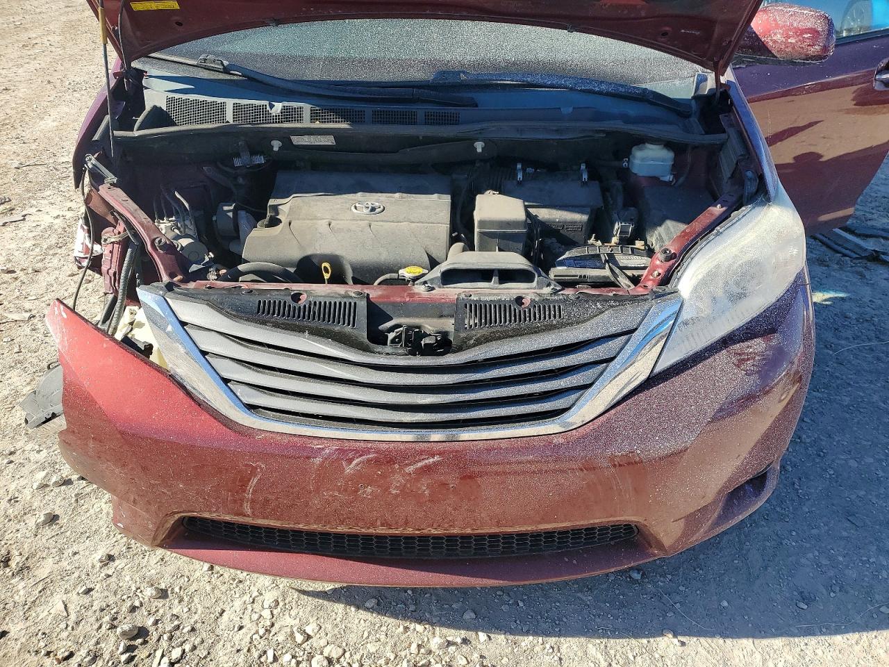 2013 TOYOTA SIENNA BASE 7-PASSENGER photo 12