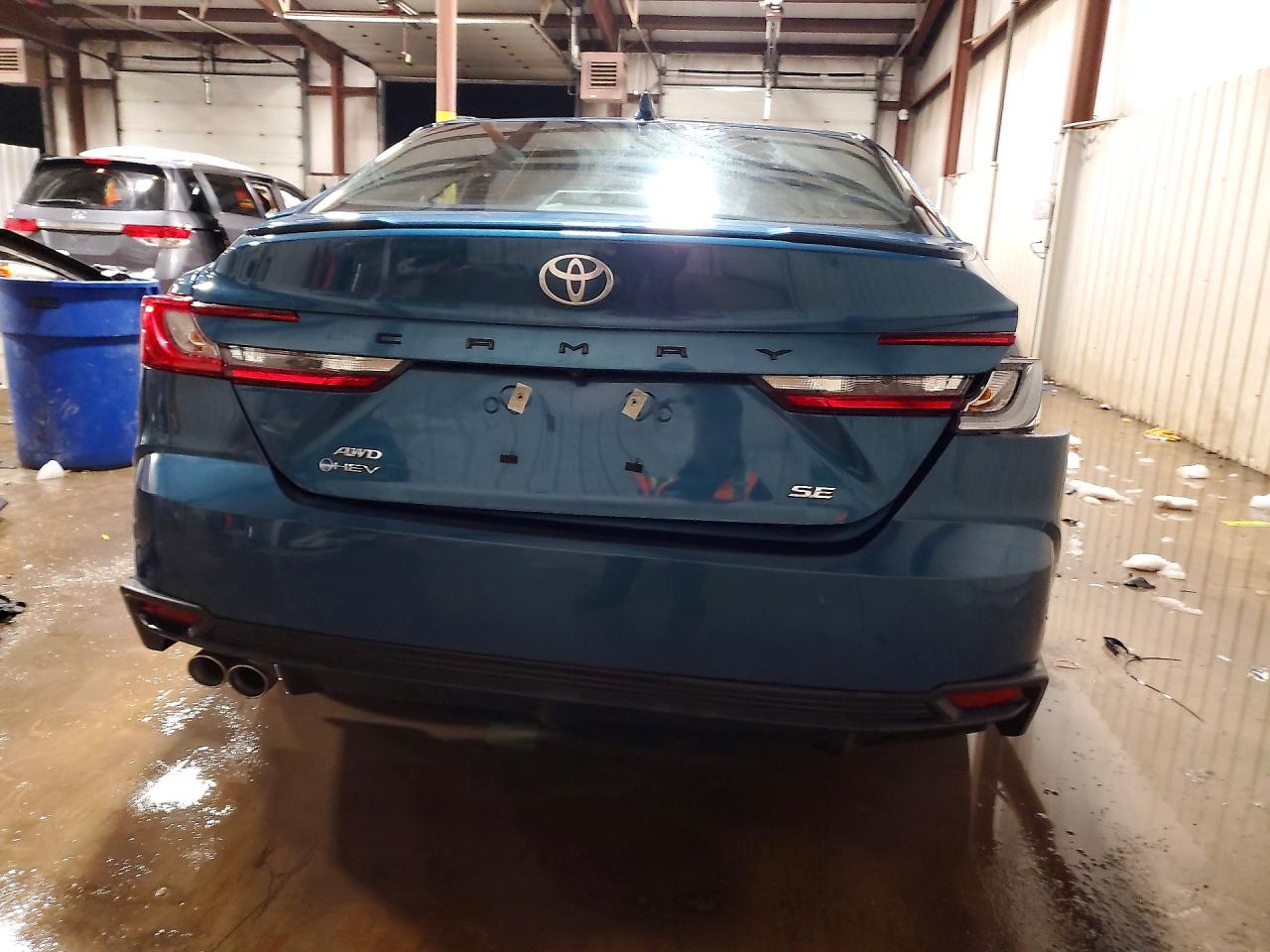 2025 TOYOTA CAMRY SE photo 16