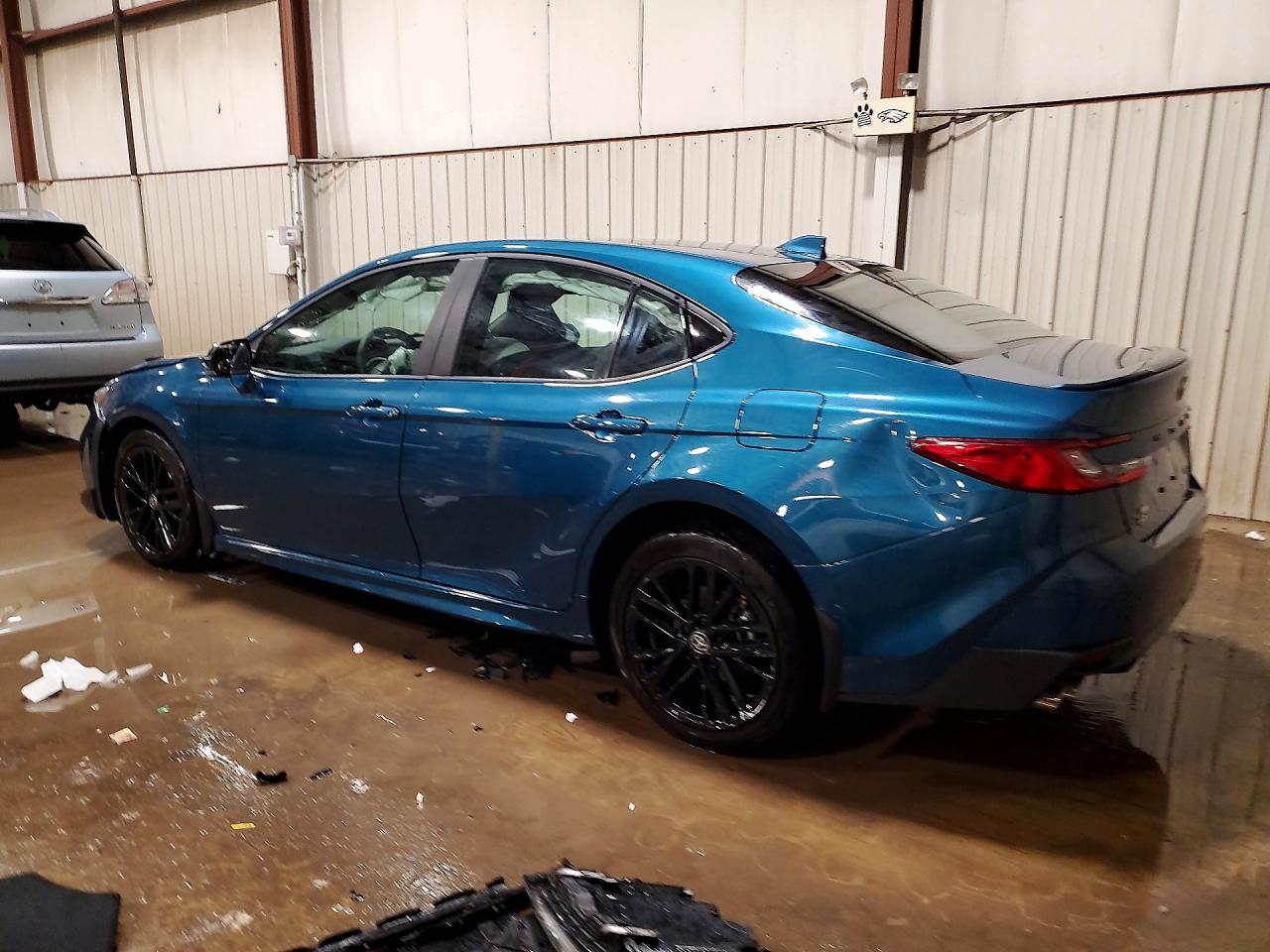 2025 TOYOTA CAMRY SE photo 4