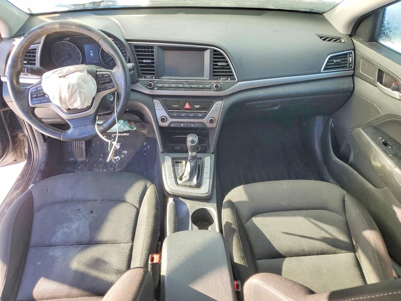 2017 HYUNDAI ELANTRA SE photo 8