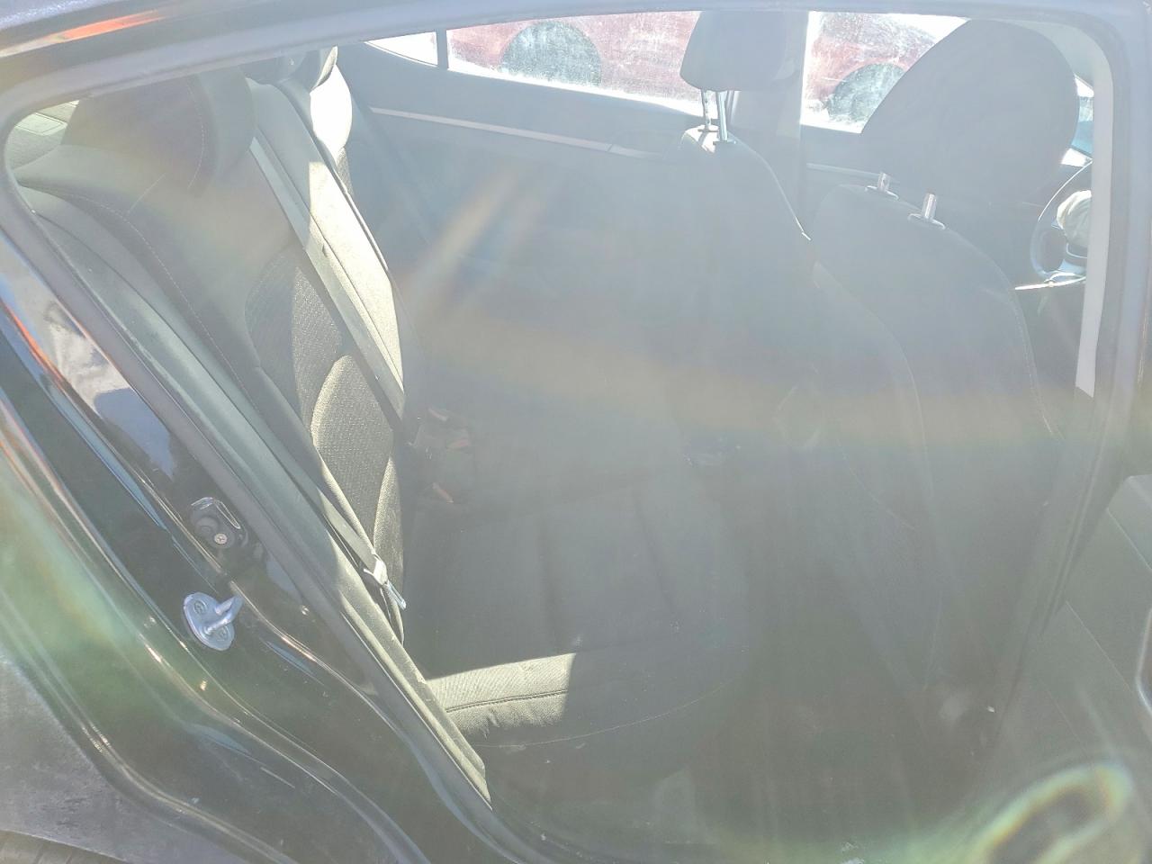 2017 HYUNDAI ELANTRA SE photo 10