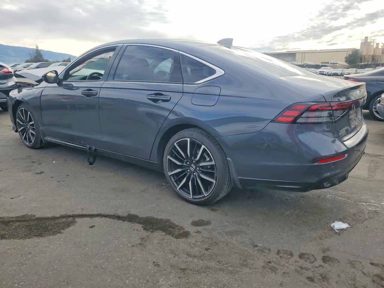 2024 HONDA ACCORD TOURING HYBRID photo 2