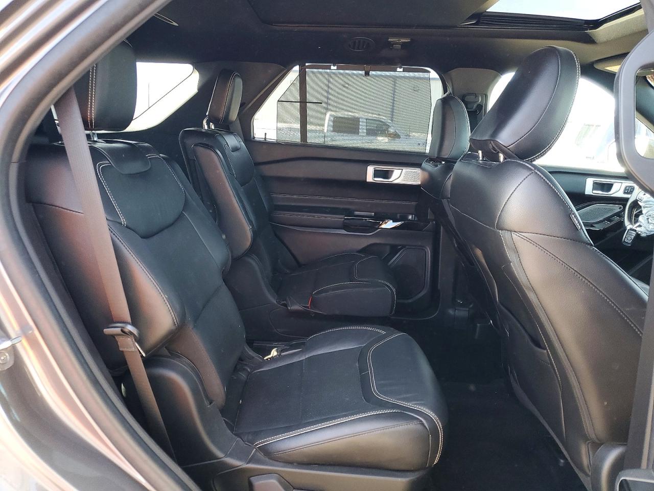 2021 FORD EXPLORER ST photo 21