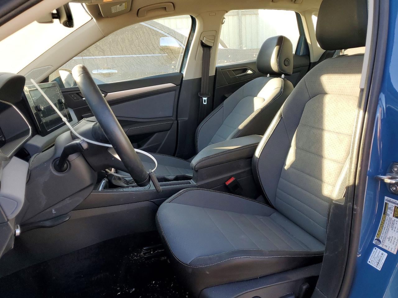 2025 VOLKSWAGEN JETTA SE photo 13