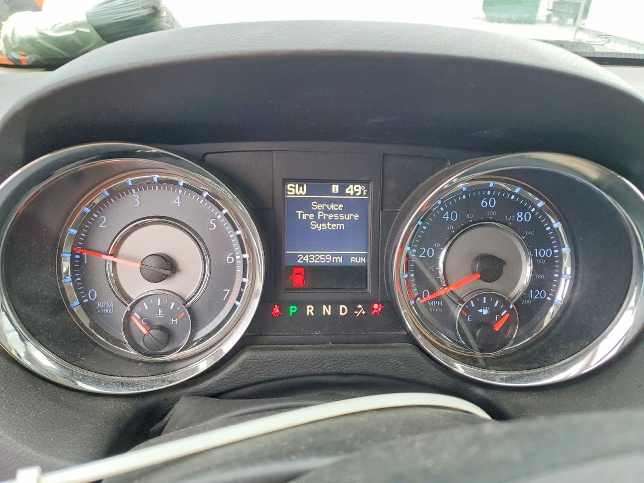 2013 CHRYSLER TOWN & COUNTRY TOURING L photo 9