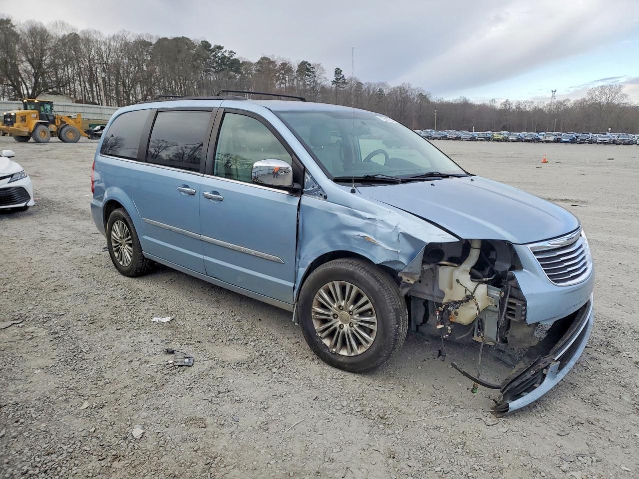 2013 CHRYSLER TOWN & COUNTRY TOURING L photo 4