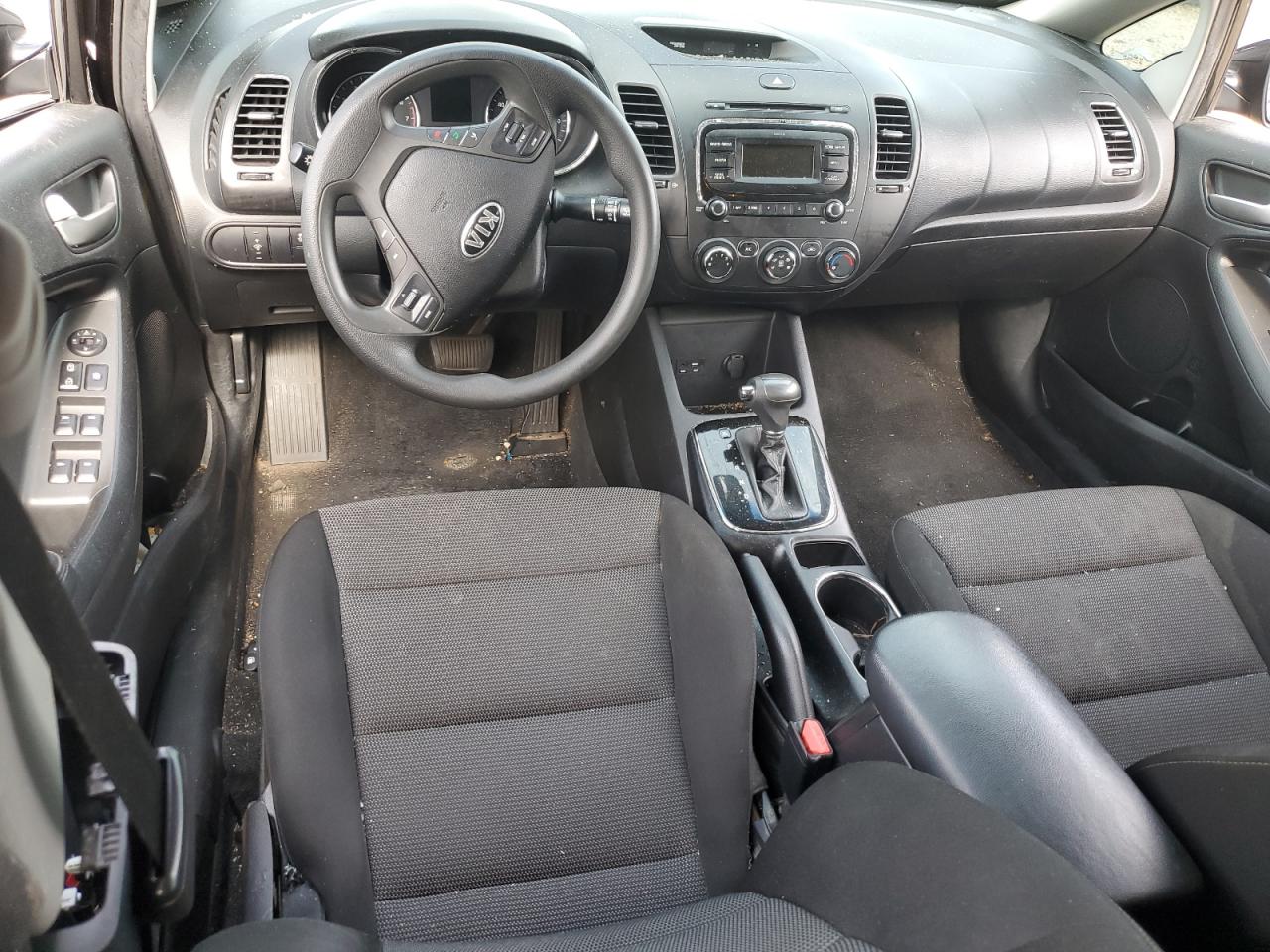 2017 KIA FORTE LX photo 8